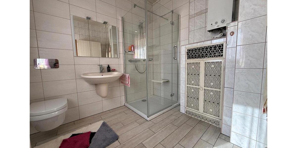 Doppelhaushälfte Treuen - 12 Zimmer, 150 m&sup2;, 180.000&euro; | Angebot:25656852