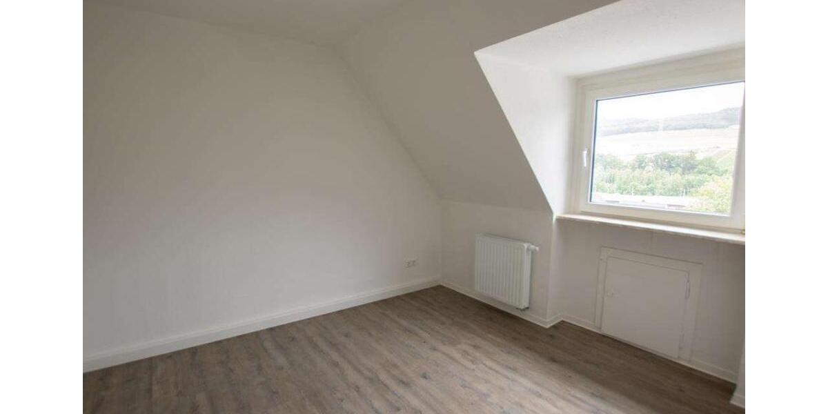 Dachgeschoßwohnung Bestwig - 1 Zimmer, 38 m&sup2;, 230&euro; | Angebot:26287800