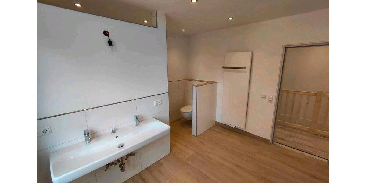 Einfamilienhaus Lauter - 7 Zimmer, 160 m&sup2;, 1.400&euro; | Angebot:26634667