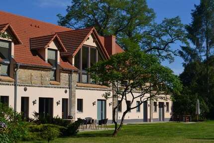 Haus zum Mieten in Münchehofe OT Birkholz 4.800 € 476.27 m² 1 zimmer