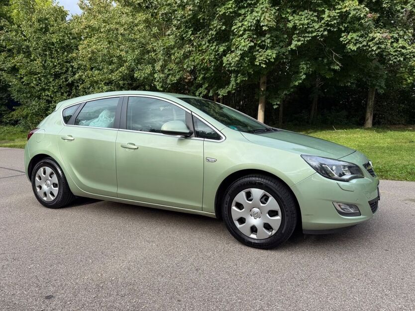 Opel Astra 156.000 km 2.990 € Röfingen 89365