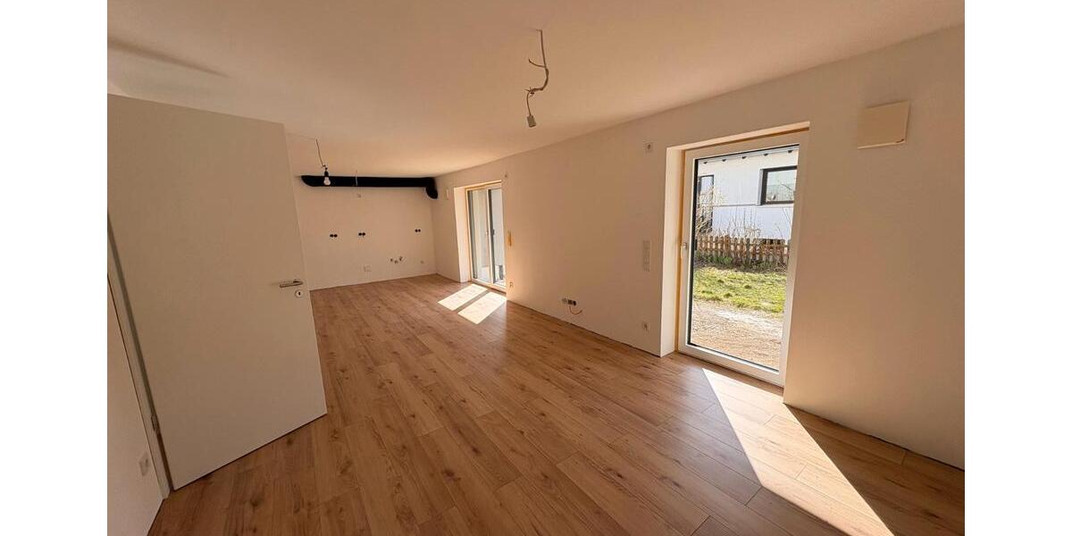 Etagenwohnung Hohenroth - 3 Zimmer, 95 m&sup2;, 1.050&euro; | Angebot:26525657