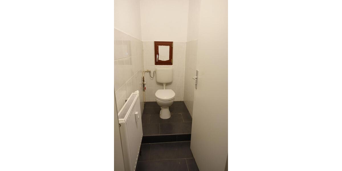 Ladengeschäft im Eingangsbereich zur Fußgängerzone zimmer