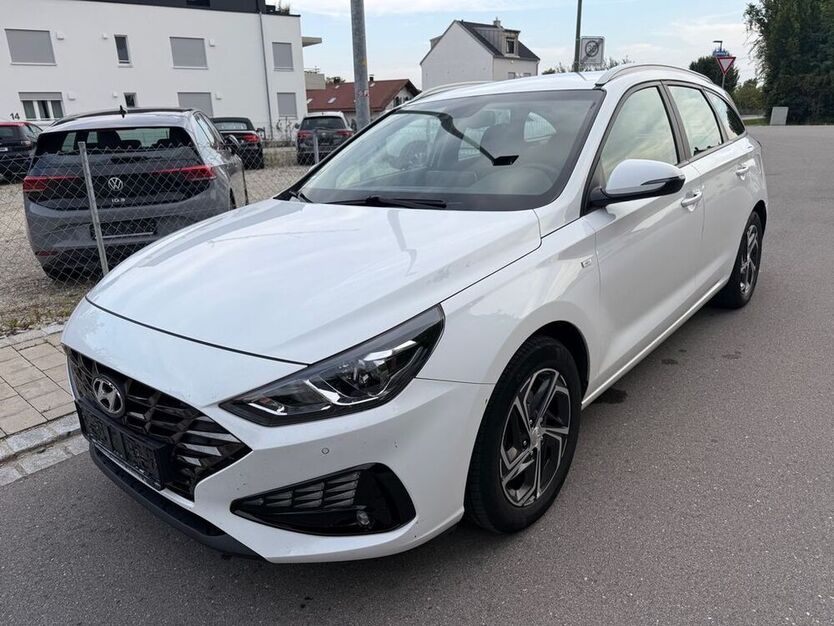 i30