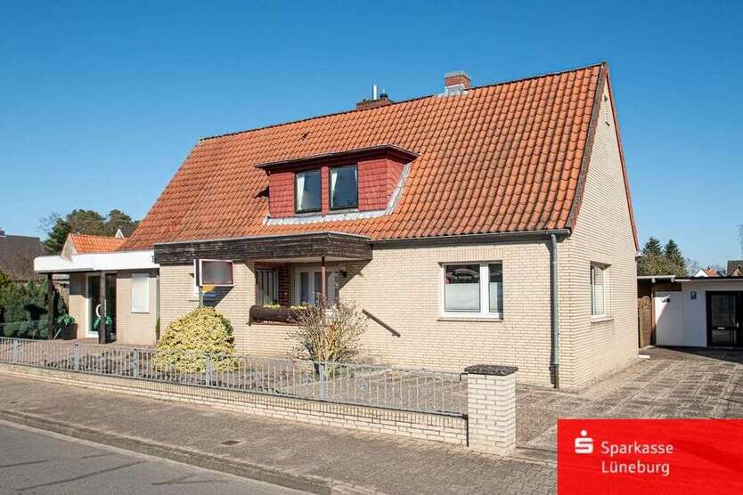 Haus zum Kaufen in Adendorf 735.000 € 180 m²