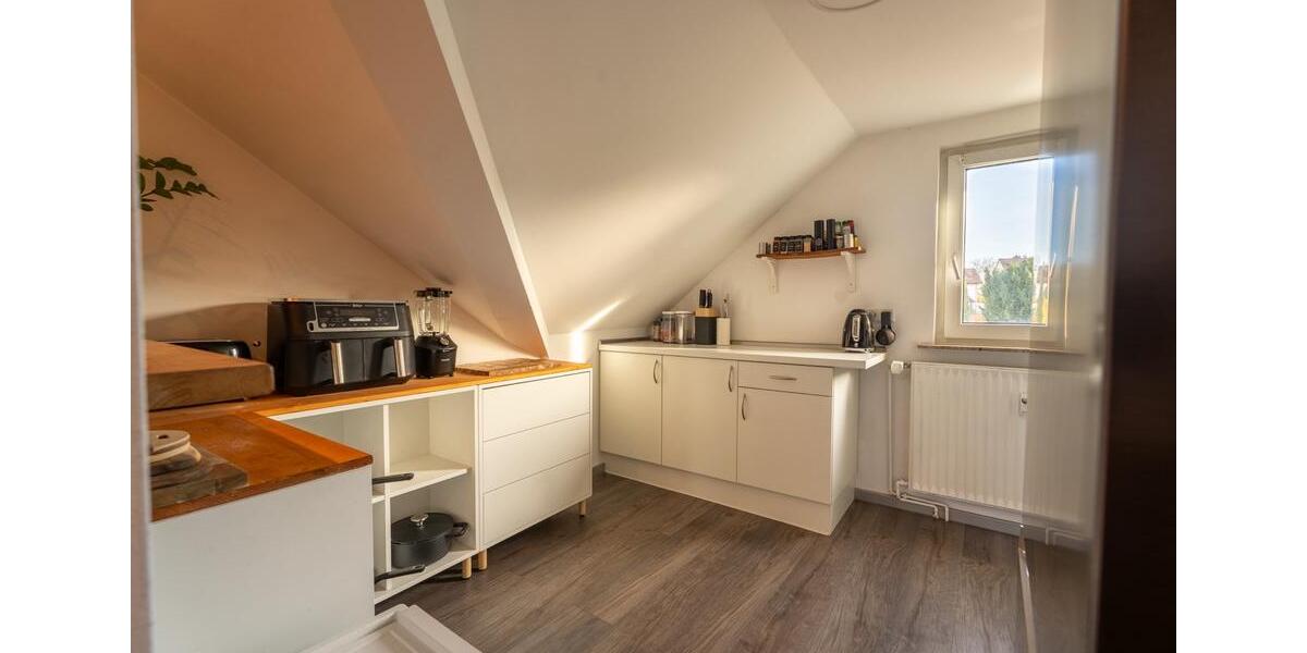 Dachgeschoßwohnung Wiesbaden Mainz-Amöneburg - 2 Zimmer, 104 m&sup2;, 1.710&euro; | Angebot:25975106