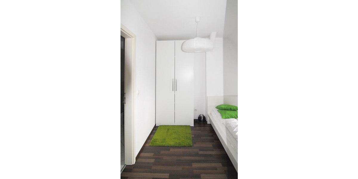 Dachgeschoßwohnung Zwickau - 2 Zimmer, 51 m&sup2;, 360&euro; | Angebot:26071738
