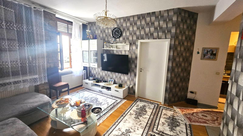 ObjNr:19036 - In 2015 komplett sanierte 3-Zi. ETW in zentraler Lage in NeustadtWeinstraße 3 zimmer