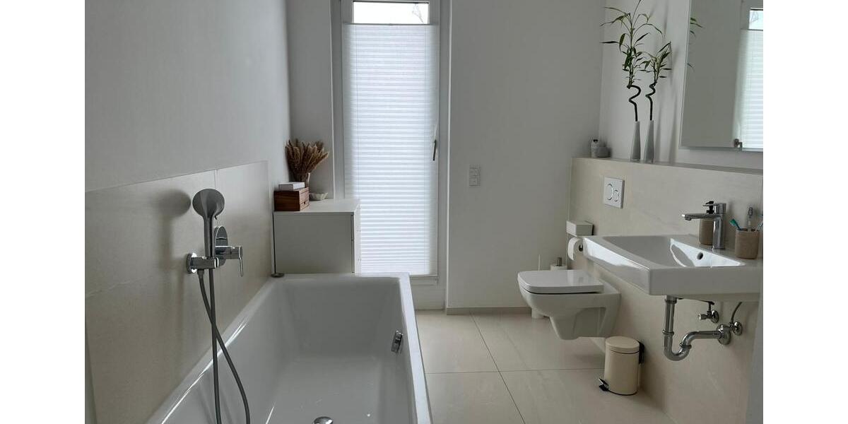 Einfamilienhaus Frankfurt am Main Ostend - 4 Zimmer, 169 m&sup2;, 3.600&euro; | Angebot:27545220