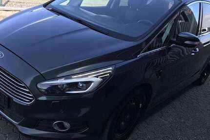 Ford S-Max 192.500 km 9.989 &euro; Broderstorf 18184