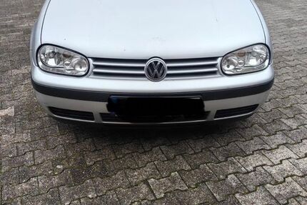 VW Golf 220.499 km 800 &euro; Grünkraut 88287