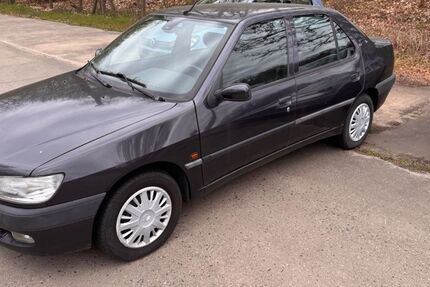 Peugeot 306 120.121 km 2.499 &euro; Potsdam 14473