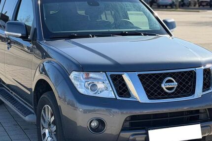 Nissan Pathfinder 290.000 km 7.700 &euro; München 81677