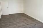 Sanierte schöne kleinere 3-Zimmer- im EG mit Balkon - St. Johannis
