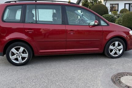 VW Touran 180.000 km 6.399 &euro; Detmold 32756