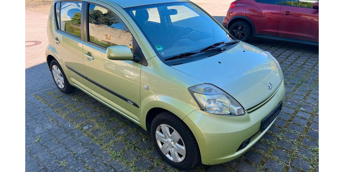 Daihatsu Sirion 179.000 km 1.999 &euro; Dresden 01139