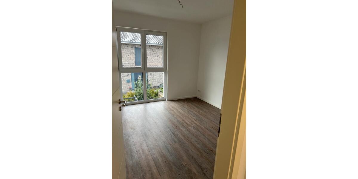 DHH in Bad Bramstedt zu vermieten, Kaltmiete 1500€ 4 zimmer