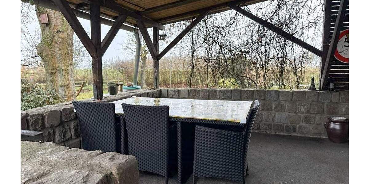 Alleinlage mit großem Garten - ein Traum für Stadtflüchter 4 zimmer