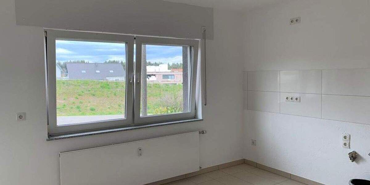 Renovierte und helle 94m2 3ZKB in attraktiver Lage von Ettringen 3 zimmer