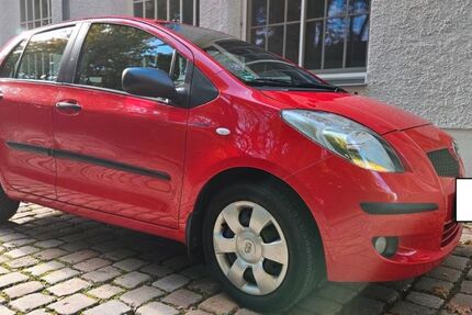 Toyota Yaris 157.000 km 2.600 € Nürnberg 90429