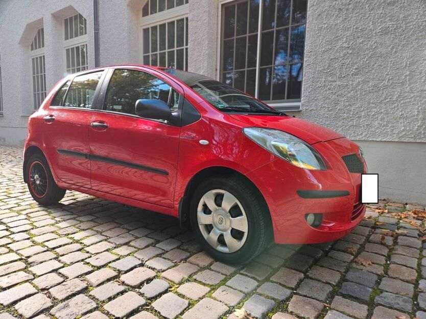 Toyota Yaris 157.000 km 2.600 € Nürnberg 90429