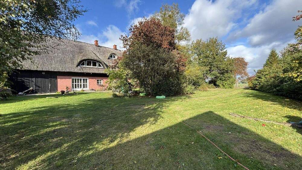 Einfamilienhaus Penzlin Mallin - 9 Zimmer, 500 m&sup2;, 560.000&euro; | Angebot:25755251