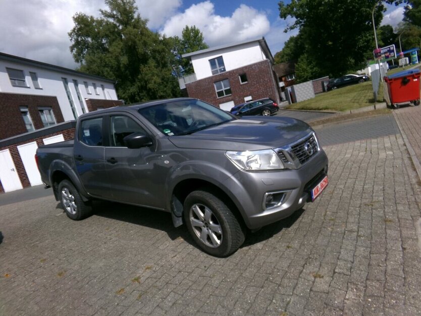 Navara NP300 Acenta Double Cab 4x4 Automatik 8xALU