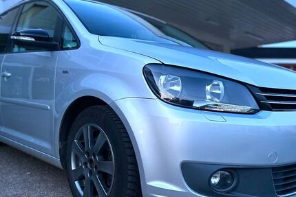 VW Touran 184.000 km 8.990 &euro; Losheim am See 66679