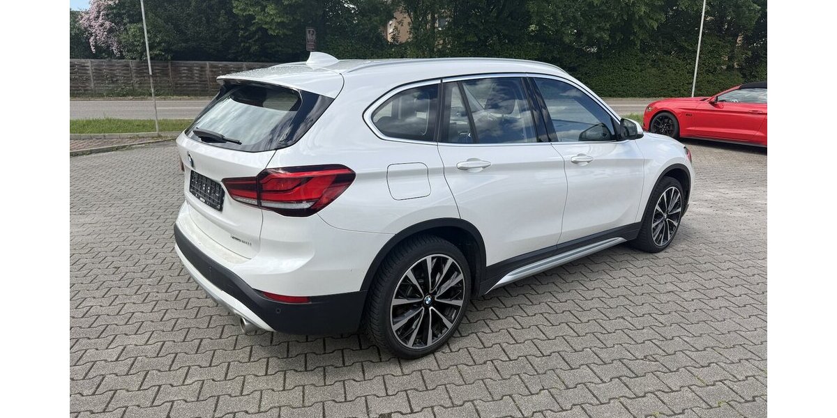 BMW X1 xDrive 20i xLine*Teilleder,LED,Navi,1.Hand* 113.000 km 19.650 &euro; Schorndorf 73614