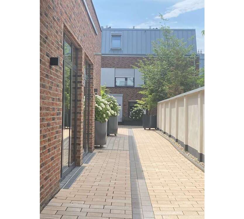 Büro in Düsseldorf 378.500 € 83 m²