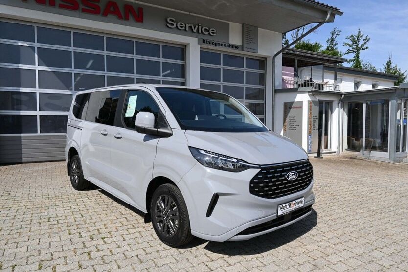 Ford Tourneo Custom 1.660 km 64.580 € Tiefenbach 94113