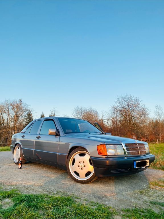 Mercedes-Benz 190 167.500 km 11.300 € Waldbröl 51545