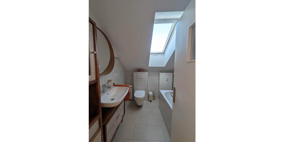 Dachgeschoßwohnung Hallstadt - 3 Zimmer, 62 m&sup2;, 235.000&euro; | Angebot:26786571