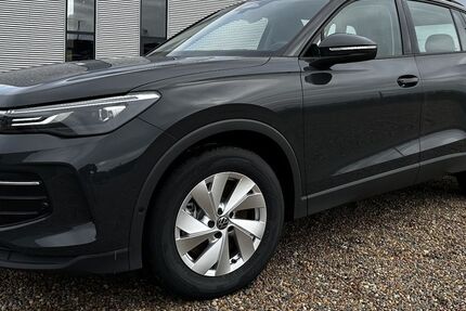 VW Tiguan 13.000 km 33.898 &euro; Gruibingen 73344