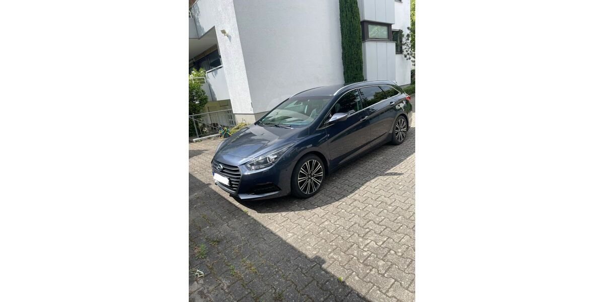 Hyundai i40 145.000 km 14.400 &euro; Weinheim 69469