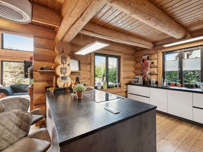 Haus zum Kaufen in Bad Urach 675.000 € 200 m²