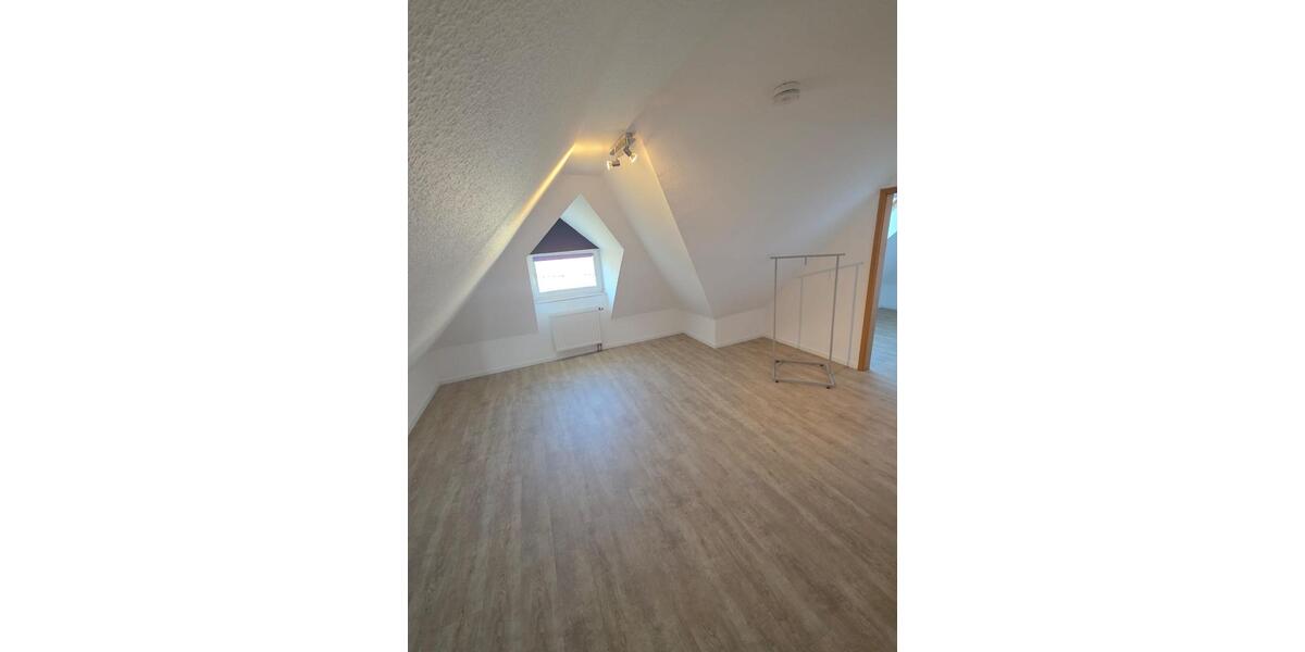Dachgeschoßwohnung Geseke - 2.5 Zimmer, 75 m&sup2;, 600&euro; | Angebot:26409940