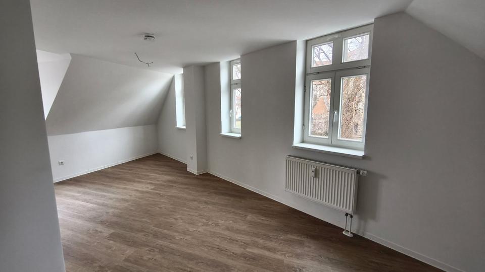 Dachgeschoßwohnung Burg - 3 Zimmer, 89 m&sup2;, 623&euro; | Angebot:26146127
