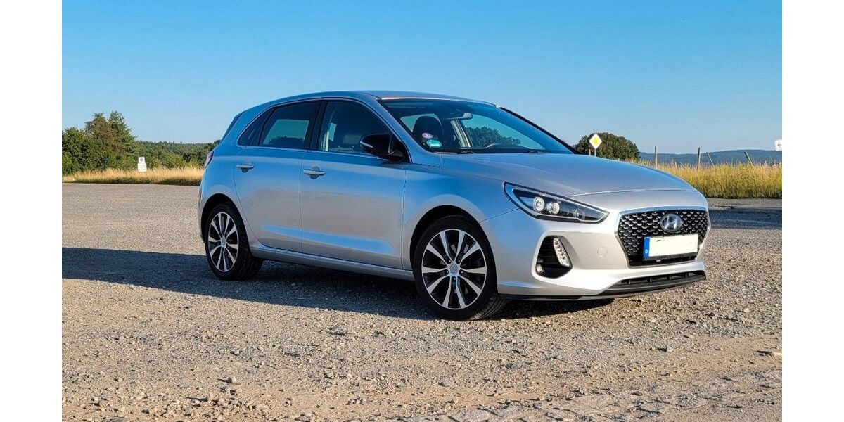 Hyundai i30 91.000 km 12.900 &euro; Dresden 01237