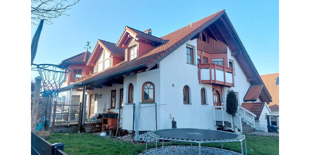 Einfamilienhaus Wangen - 7.5 Zimmer, 230 m&sup2;, 1.900&euro; | Angebot:25446520