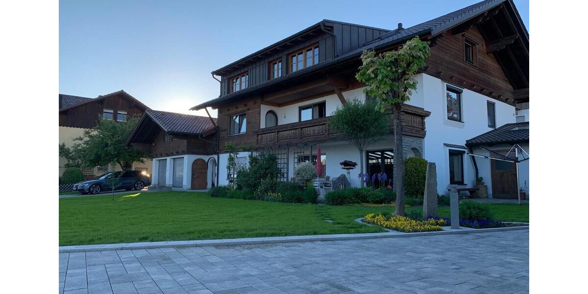 Dachgeschoßwohnung Salzweg - 3.5 Zimmer, 104 m&sup2;, 900&euro; | Angebot:26408502