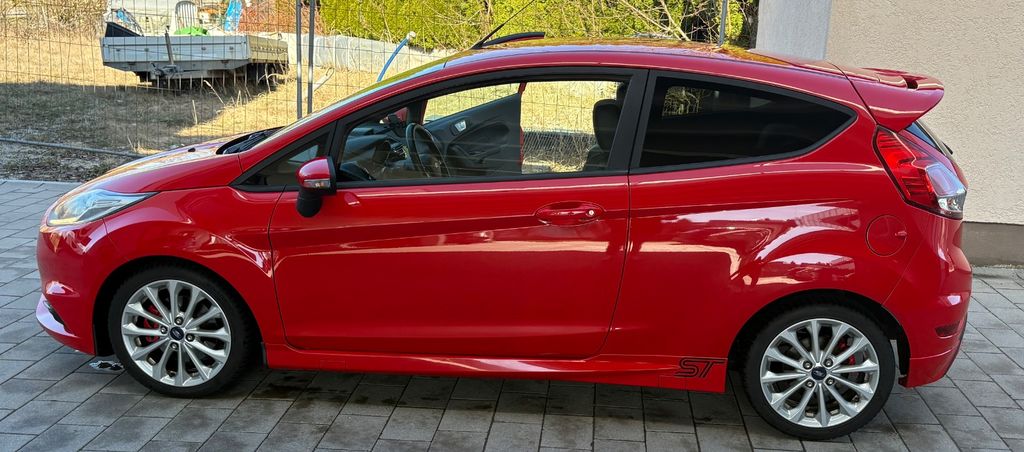Ford Fiesta 128.300 km 7.500 &euro; Velden 84149