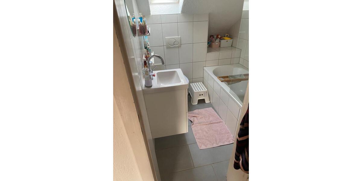 Dachgeschoßwohnung Esslingen am Neckar Brühl - 3.5 Zimmer, 75 m&sup2;, 1.050&euro; | Angebot:25547171