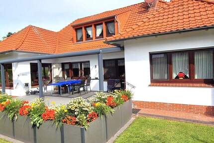 *** Zentrum! Modernisierter & geräumiger Bungalow mit Minigarten... *** 6 zimmer