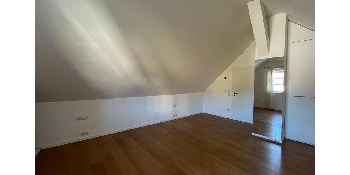 Dachgeschoßwohnung Marktoberdorf - 6 Zimmer, 206 m&sup2;, 1.900&euro; | Angebot:24962173