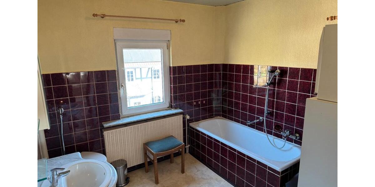 Einfamilienhaus Kirchhain - 6 Zimmer, 142 m&sup2;, 269.000&euro; | Angebot:26129846