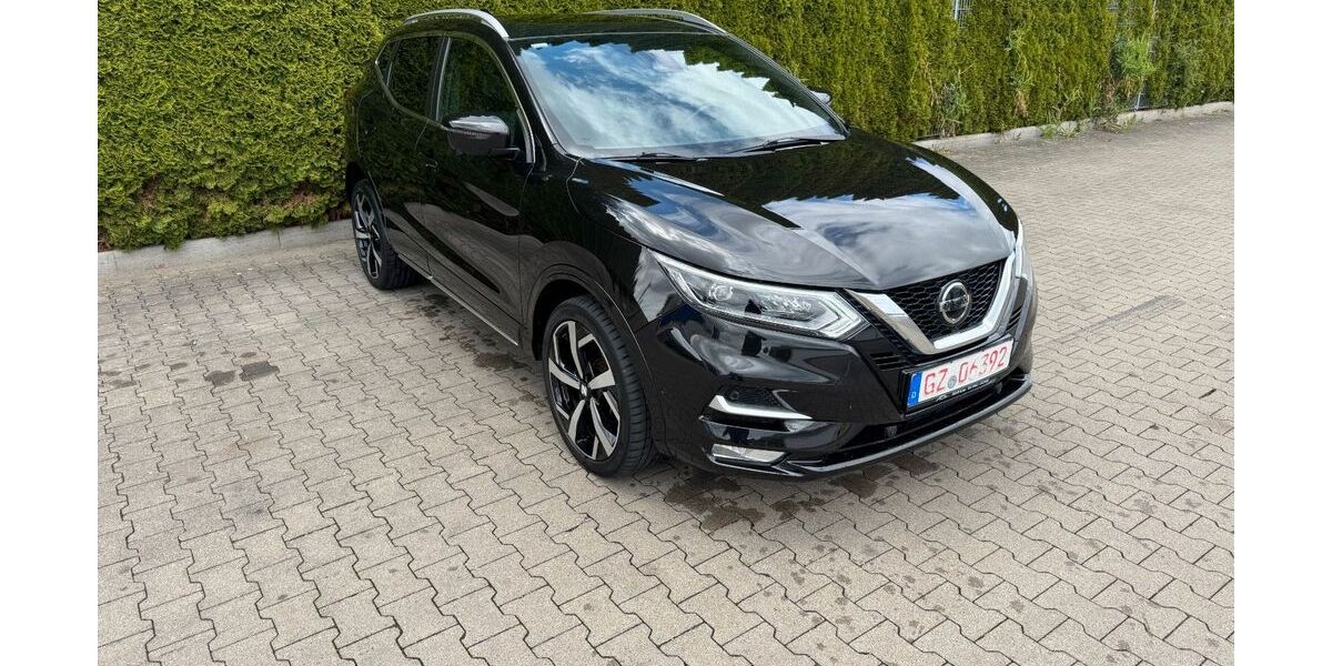 Nissan Qashqai 104.300 km 16.990 &euro; Kötz 89359