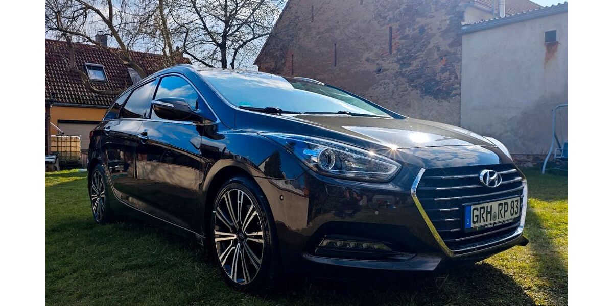 Hyundai i40 130.000 km 10.900 &euro; Großenhain 01558