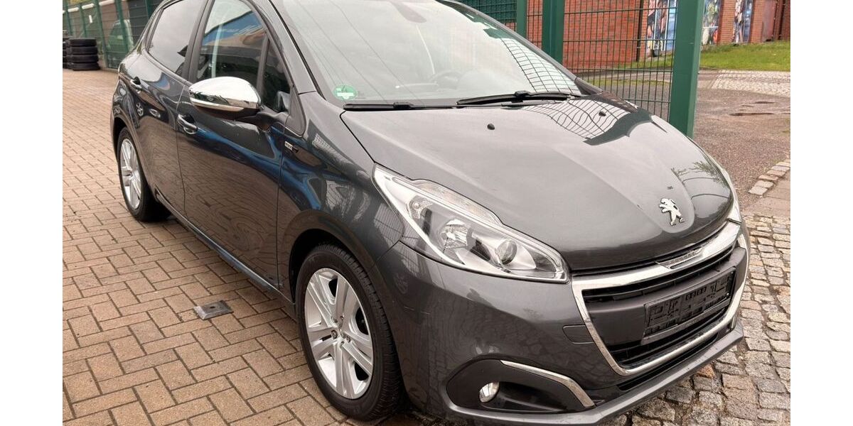 Peugeot 208 106.000 km 5.990 &euro; Berlin Weißensee-Pankow 13086