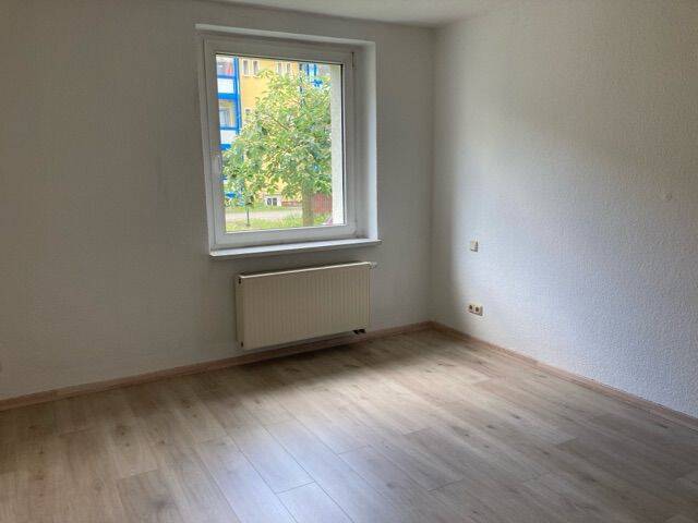 Etagenwohnung Dessau-Roßlau West - 3 Zimmer, 72 m&sup2;, 482&euro; | Angebot:26778713